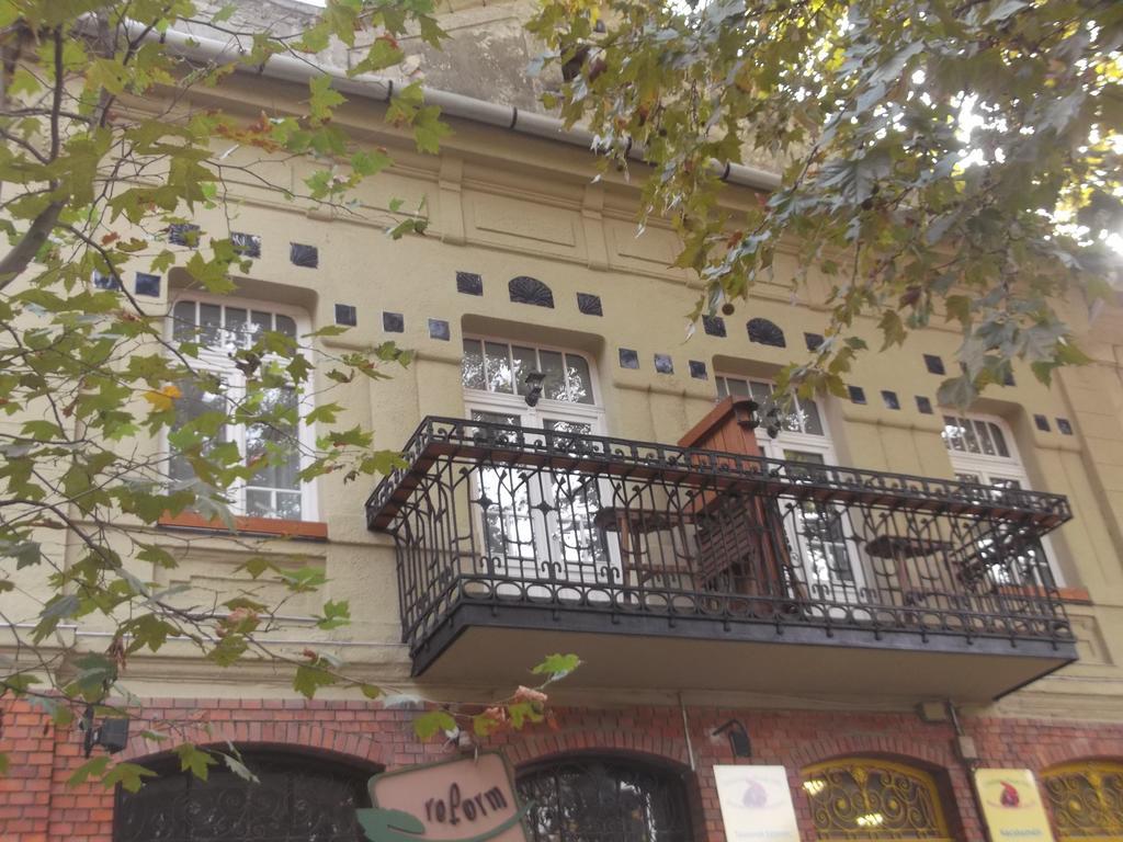 Belvarosi Apartmanszallo - Kiskunfélegyháza 外观 照片