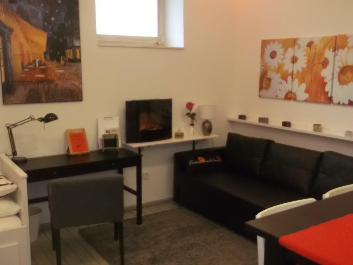 Belvarosi Apartmanszallo - Kiskunfélegyháza 外观 照片